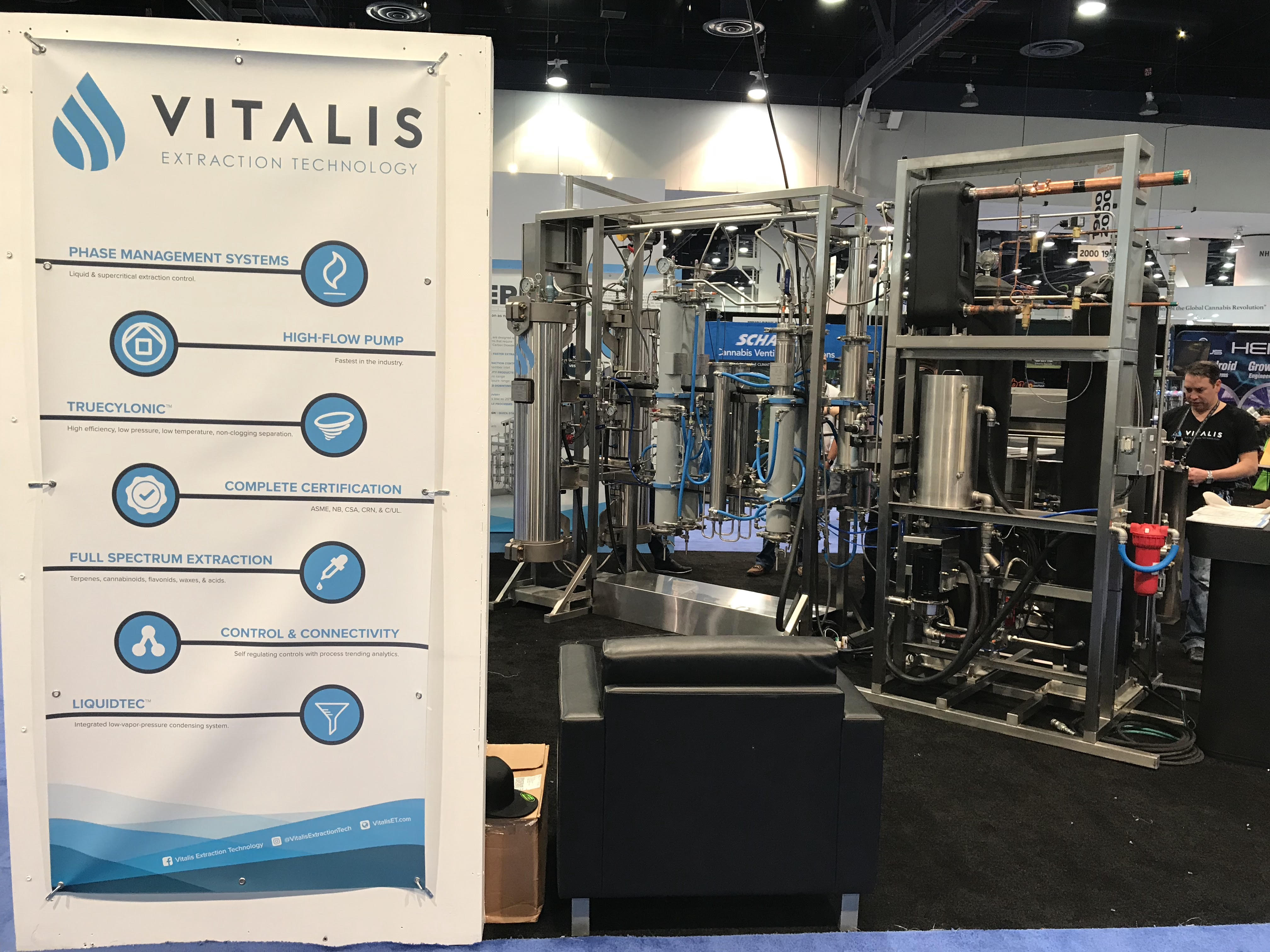 Vitalis CO2 extraction machine